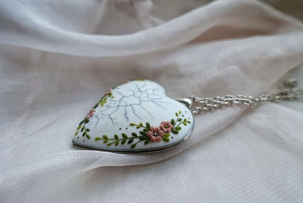 Photo locket Healing Heart Handmade Locket – Stories Made By Hands